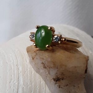 Vintage 80s Jade Oriental Green Gemstone Gold Setting Ring